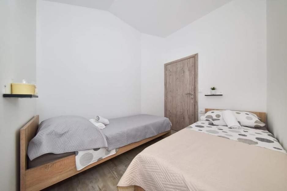 Kuca Za Odmor Megi Apartment Posedarje Luaran gambar