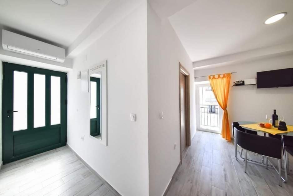 Kuca Za Odmor Megi Apartment Posedarje Luaran gambar