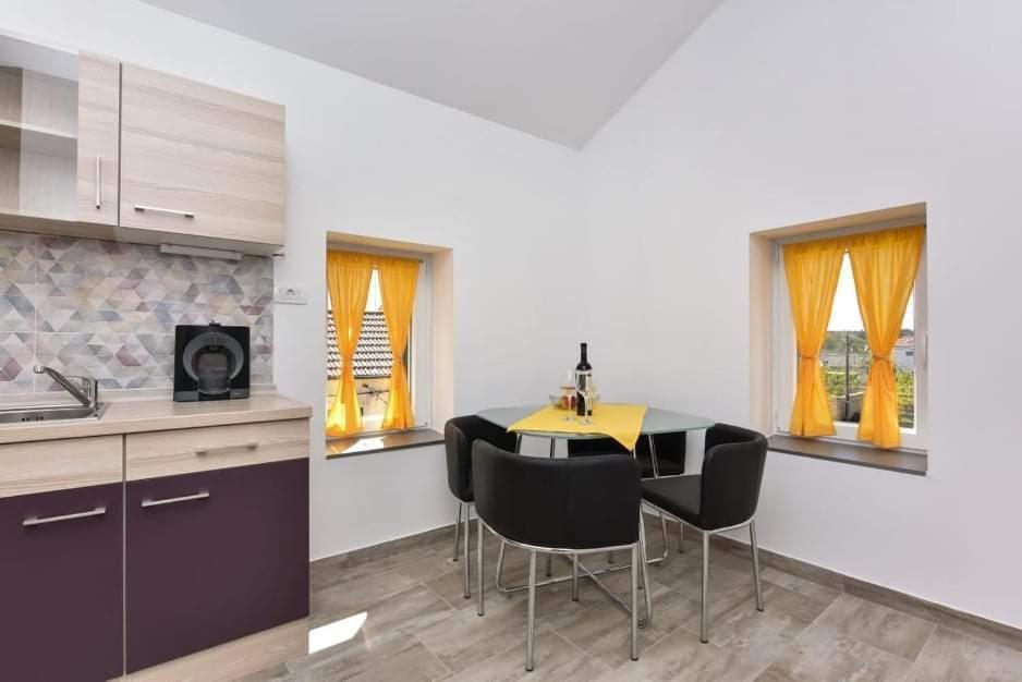 Kuca Za Odmor Megi Apartment Posedarje Luaran gambar
