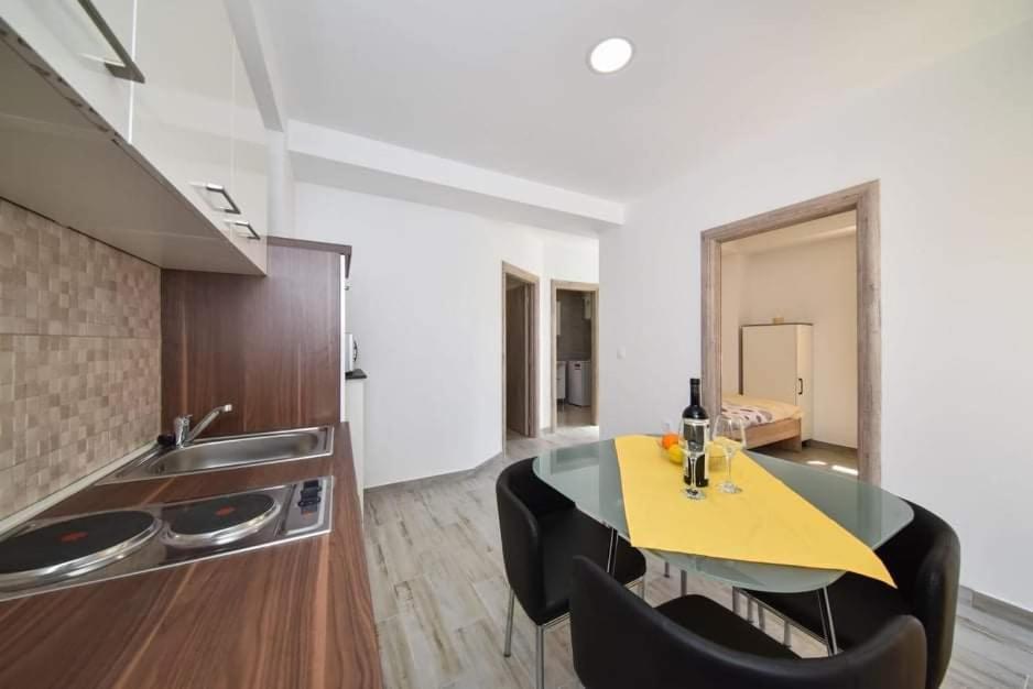 Kuca Za Odmor Megi Apartment Posedarje Luaran gambar