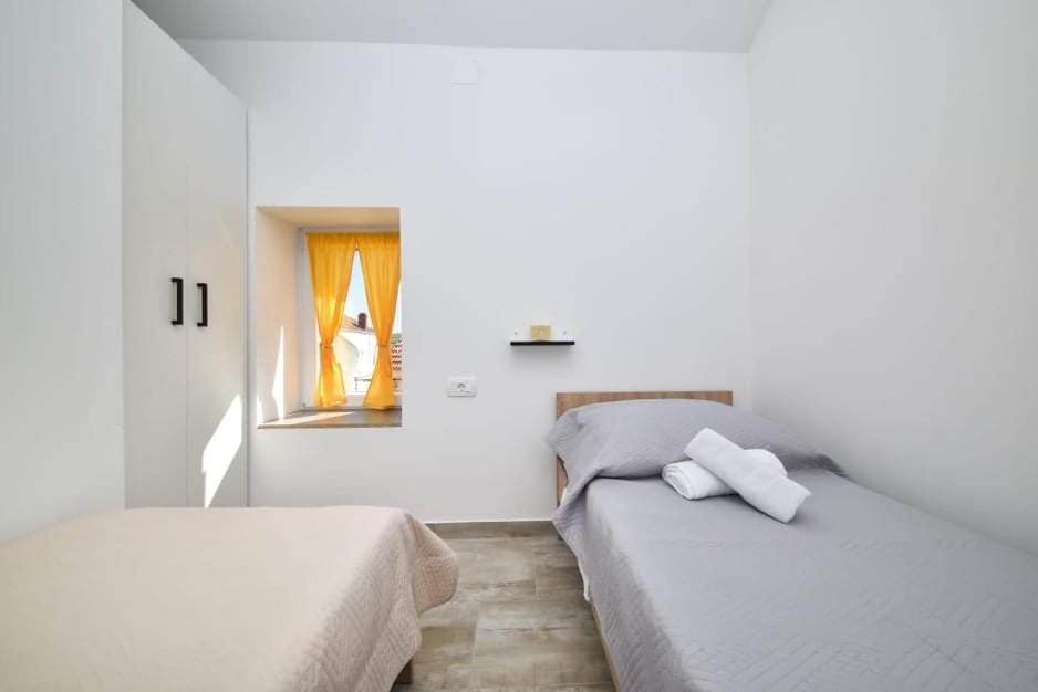Kuca Za Odmor Megi Apartment Posedarje Luaran gambar