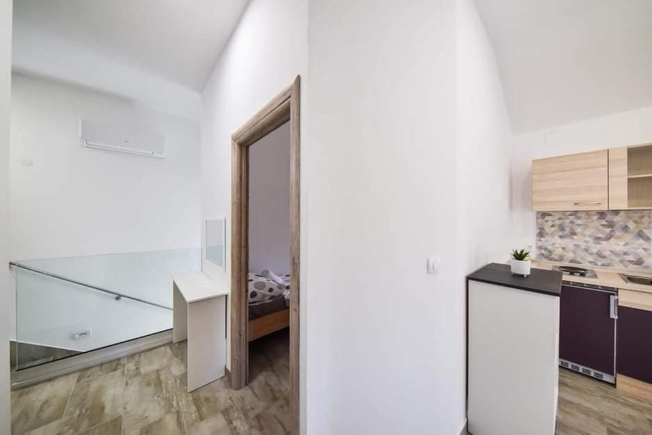 Kuca Za Odmor Megi Apartment Posedarje Luaran gambar