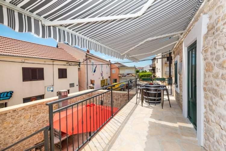 Kuca Za Odmor Megi Apartment Posedarje Luaran gambar
